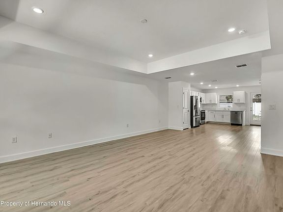 3rd image of 10283 Clyburn St