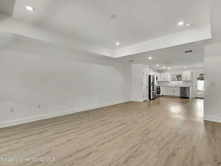 3390 Dristol Ave — Photo 3