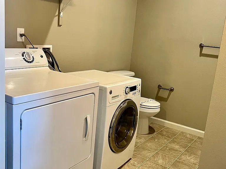 Encore Apartments — Photo 9