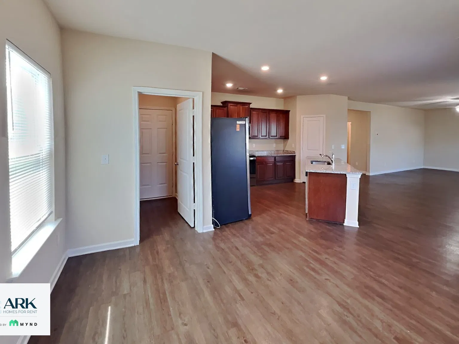 5 bed, 2.5 bath, 2619 sqft, $2,225 — Photo 4