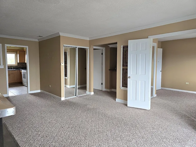 Cobblestone Cir — Photo 3