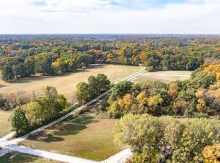 20771 Oak Rest Rd, Brighton, IL 62012