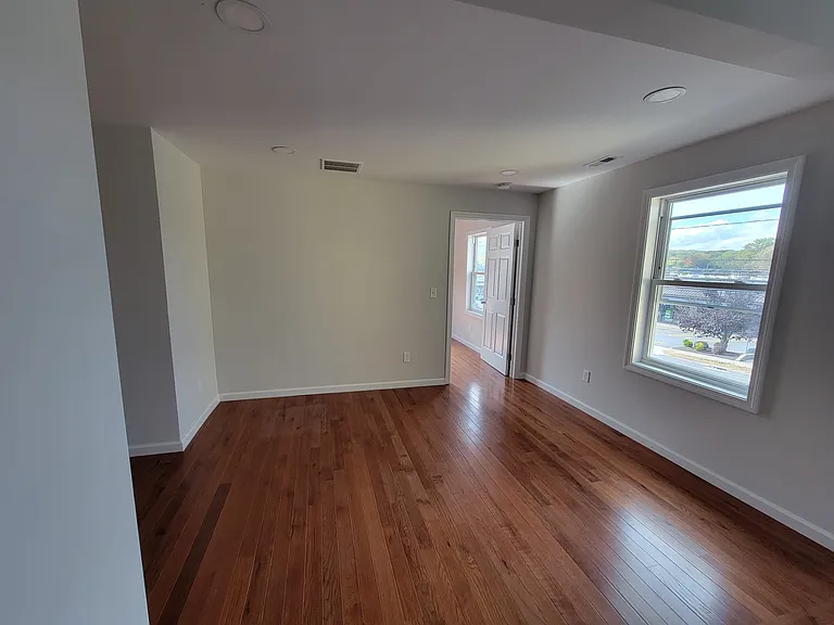170 Farmington Ave #2 — Photo 28