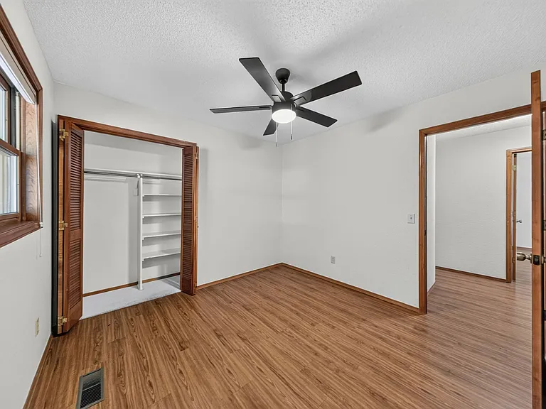 3 Joanie Ln — Photo 16