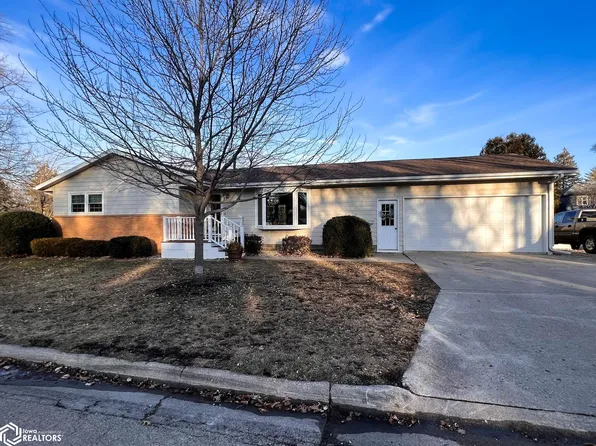 106 N Oak St, Lake Mills, IA 50450