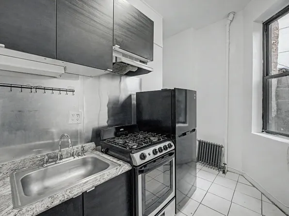 90 Stanton Street image 1 of 10