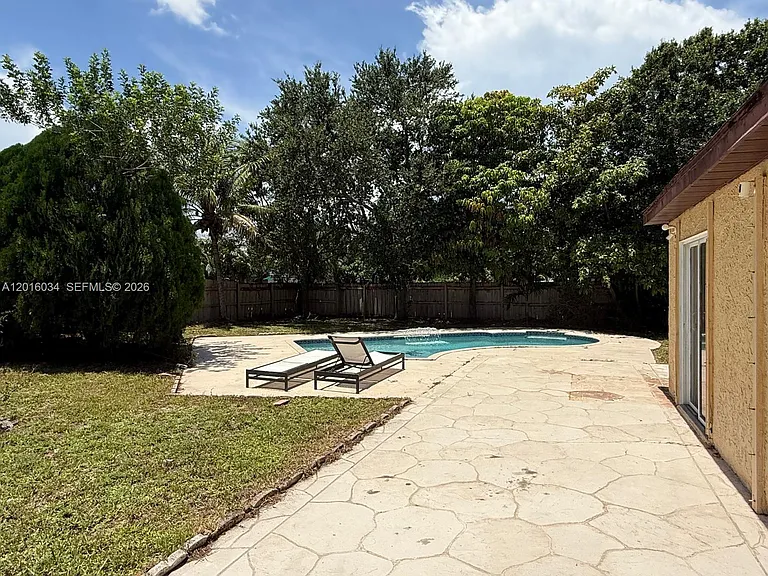 11143 Model Cir E — Photo 22