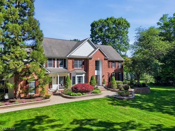 13 Hunters Trl, Chester Twp., NJ 07930