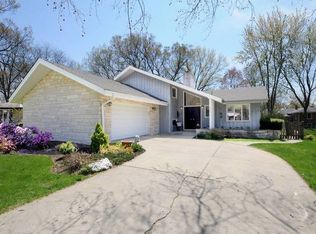 109 Rugeley Rd, Western Springs, IL 60558