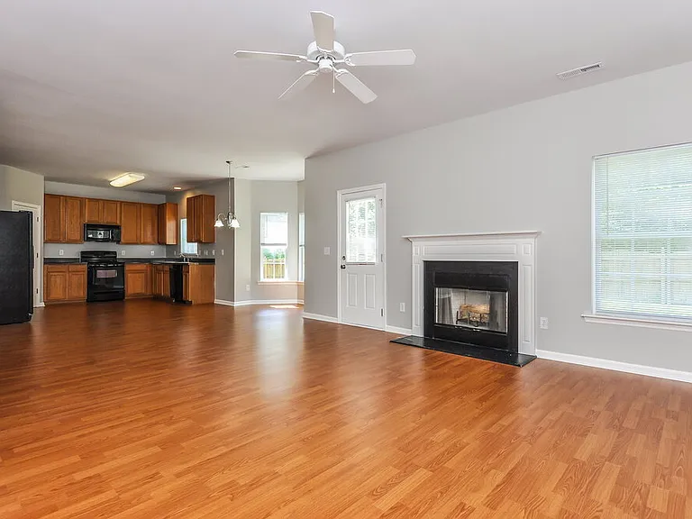 804 Red Oak Tree Dr — Photo 3