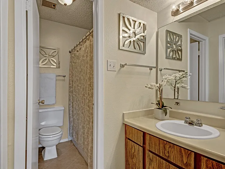 Cypress Pointe — Photo 9