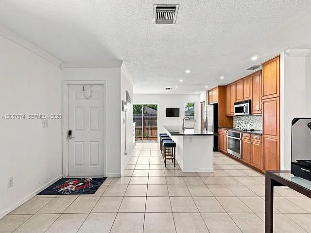 2 bed, 2.0 bath, $2,750 — Photo 2