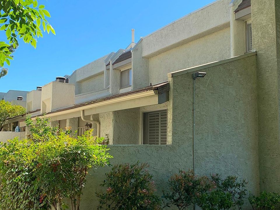 1st image of 11824A Moorpark St
