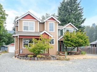 305 Calistoga St E, Orting, WA 98360
