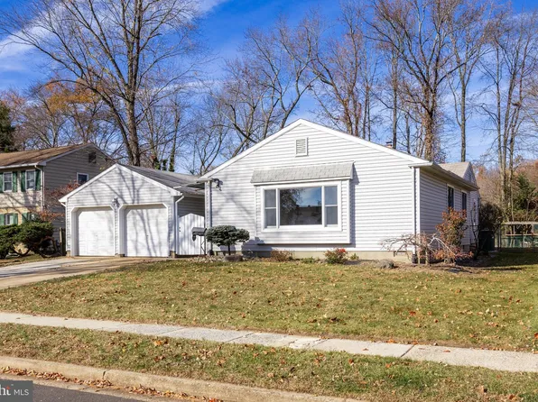 150 Briarwood Rd, Mount Laurel, NJ 08054