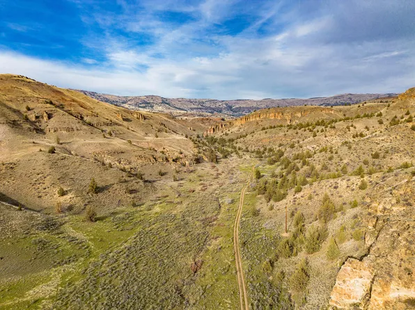 39968 Highway 218, Fossil, OR 97830