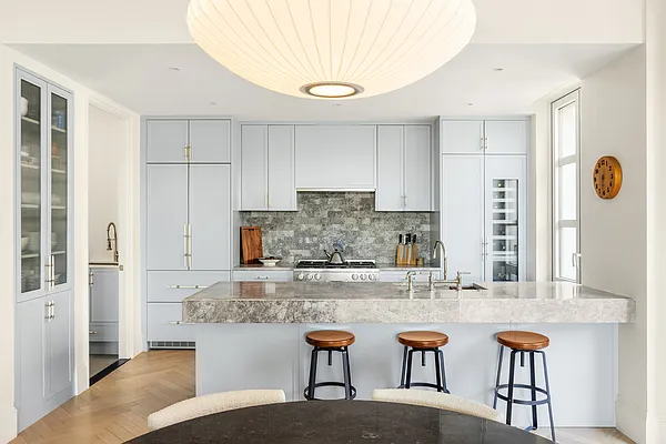 Sold by Douglas Elliman | media 24