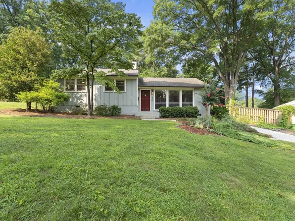 306 Acorn St, Raleigh, NC 27604