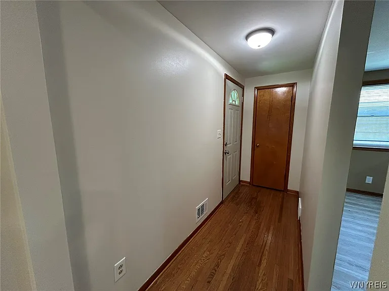 1835 Military Rd — Photo 16