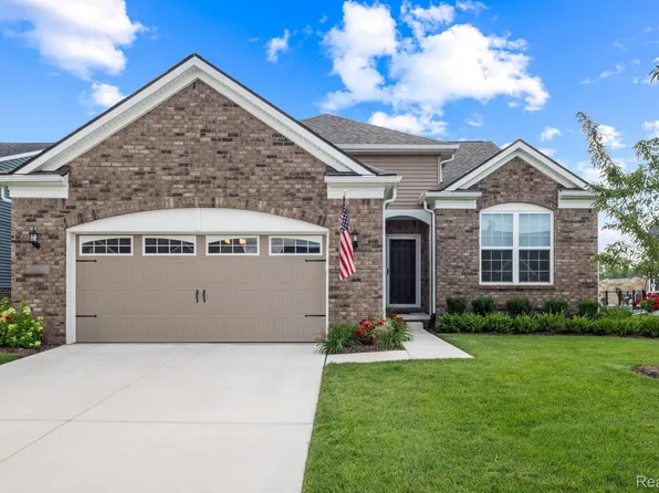 5674 Lewiston Rd, Canton, MI 48188