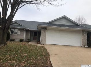 2924 Bluff Ridge Dr, Quincy, IL 62305