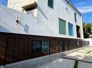 10627 Hatteras St #1/2, North Hollywood, CA 91601