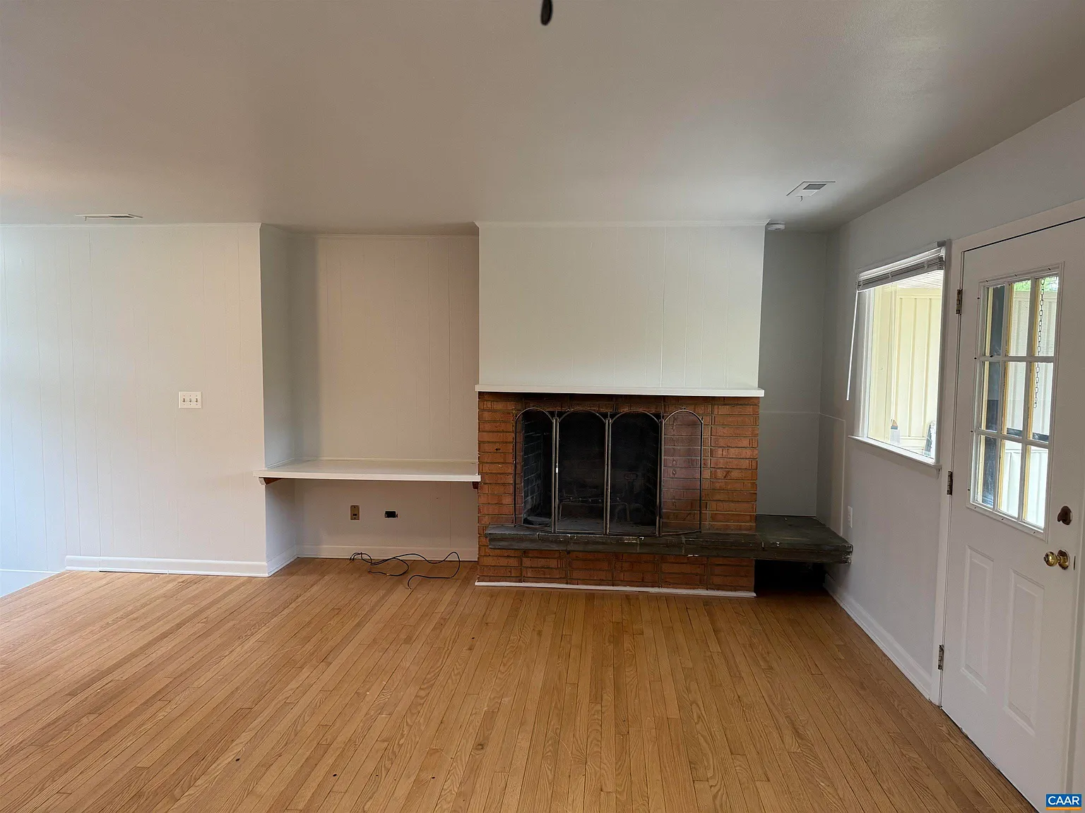 2 bed, 1.0 bath, 954 sqft, $2,000 — Photo 2