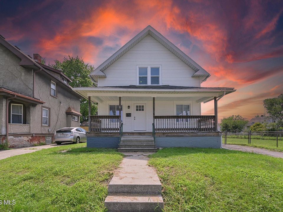1st image of 1536 Albert St