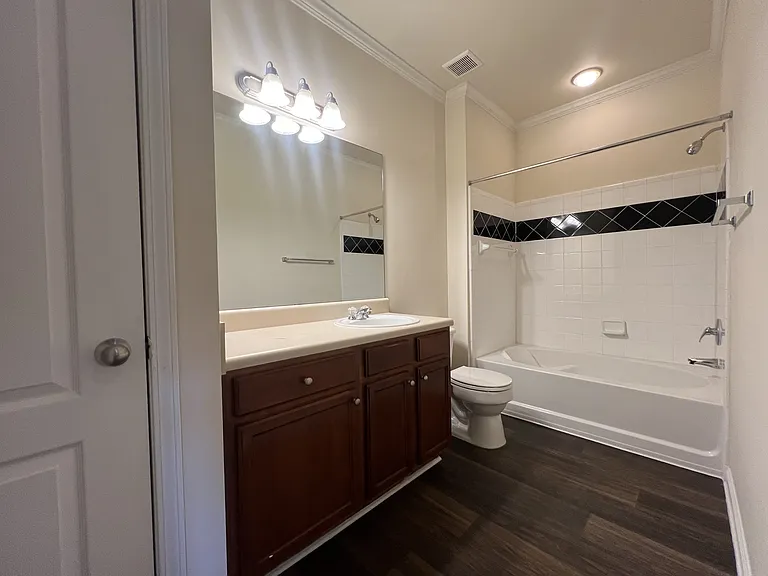 Wesley Kensington Apartments at Stonecrest — Photo 211