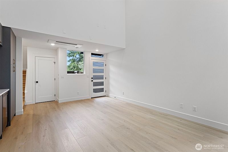 5th image of 6318 41st Avenue SW #C3