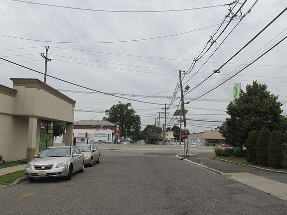 4th image of 8 N Savoie St