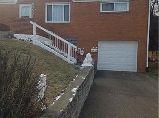 3248 Overlook Dr, McKeesport, PA