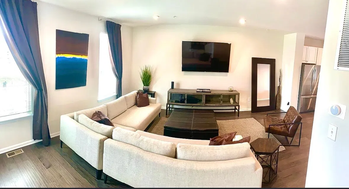 4 bed, 2080 sqft, $3,000 — Photo 2