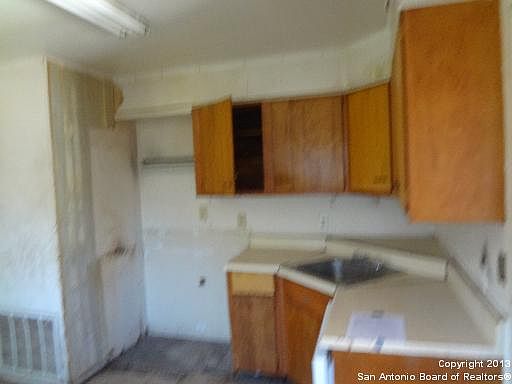 4th image of 102 W Palfrey Dr