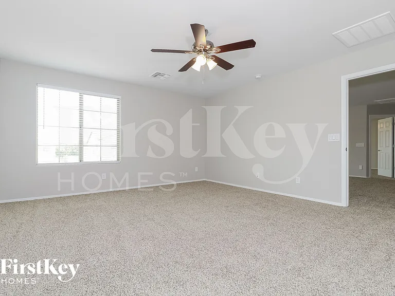 19395 W Madison St — Photo 11