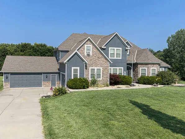 17935 185th St, Tonganoxie, KS 66086