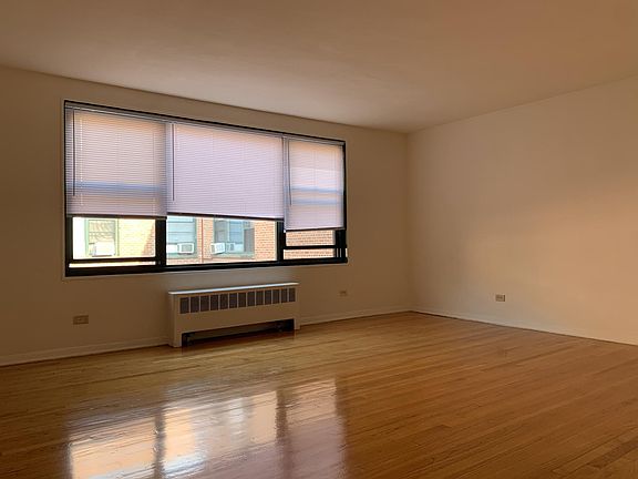 5th image of 2839 W Rosemont Ave #1