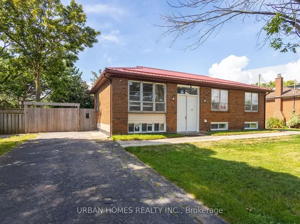 322 3rd Line, Oakville, ON L6L 4A4