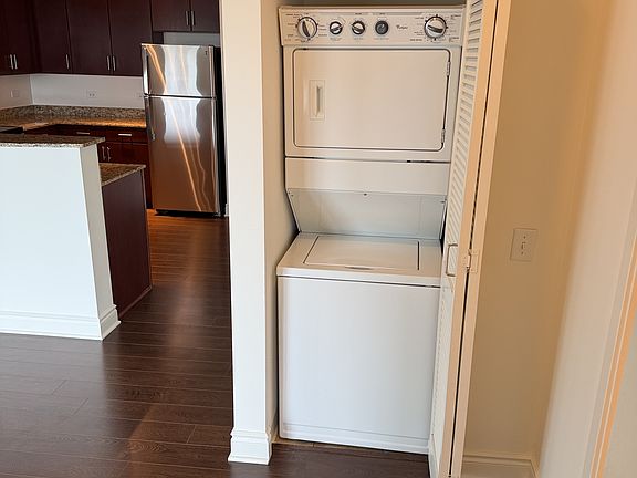 3rd image of 920 S Clark St #1019