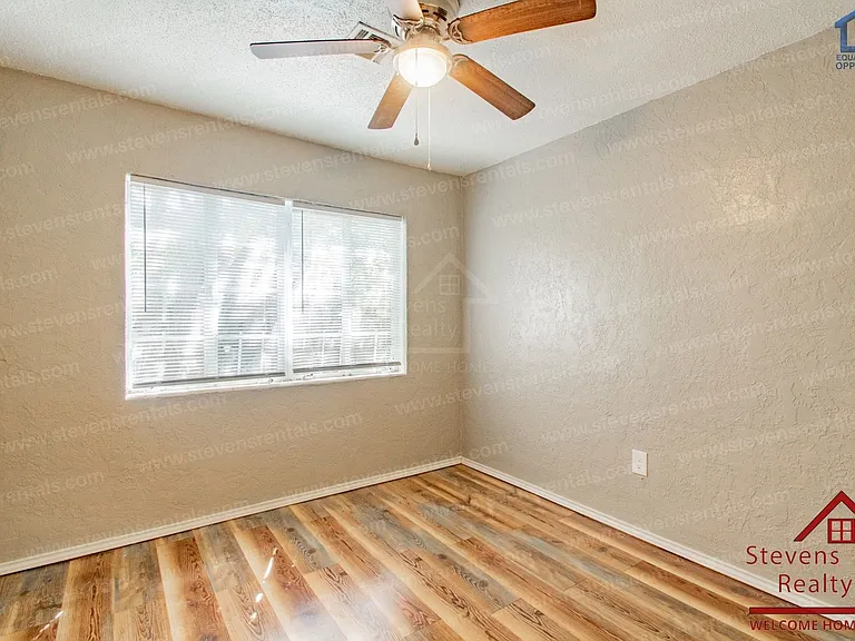 1303 NW Taylor Ave — Photo 9