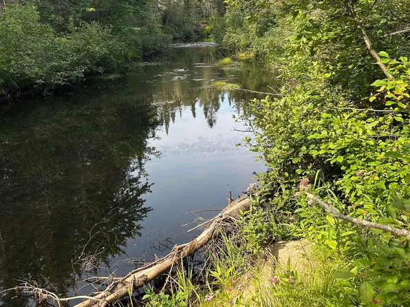 1 Potato Patch Rd, Lake Linden, MI 49945