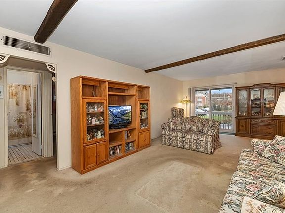 5th image of 23 Sterling St #23
