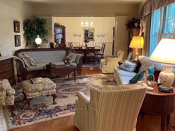 5th image of 4007 Robin Hood Ln