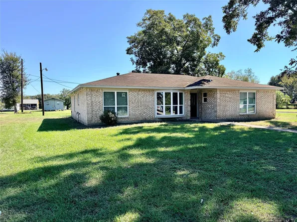 436 7th St, Hempstead, TX 77445