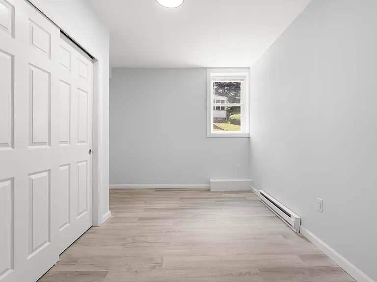 146 Hobart St #B — Photo 10