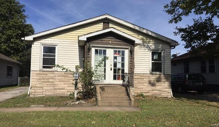 1st image of 2643 E 23rd St