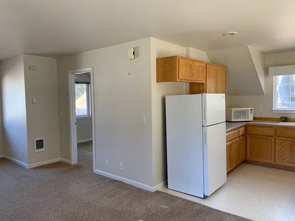 1181 NW Knoxville Blvd #B, Bend, OR 97703