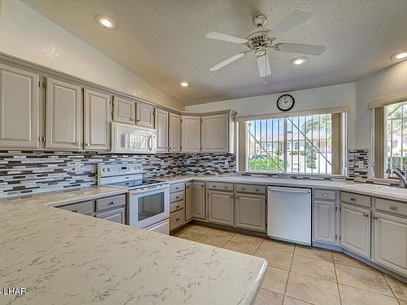 3rd image of 4042 Bluegrass Dr