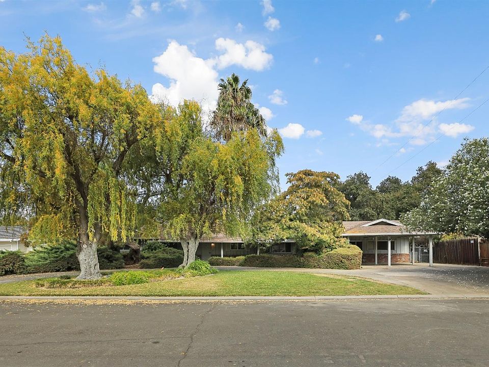 1st image of 2207 Estate Dr