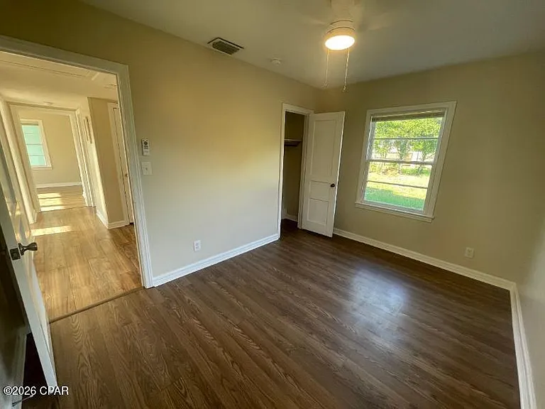 1010 E 2nd Pl — Photo 16